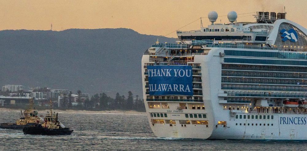 Image of Ruby Princess cruise ship with 'Thank you Illawarra' banner